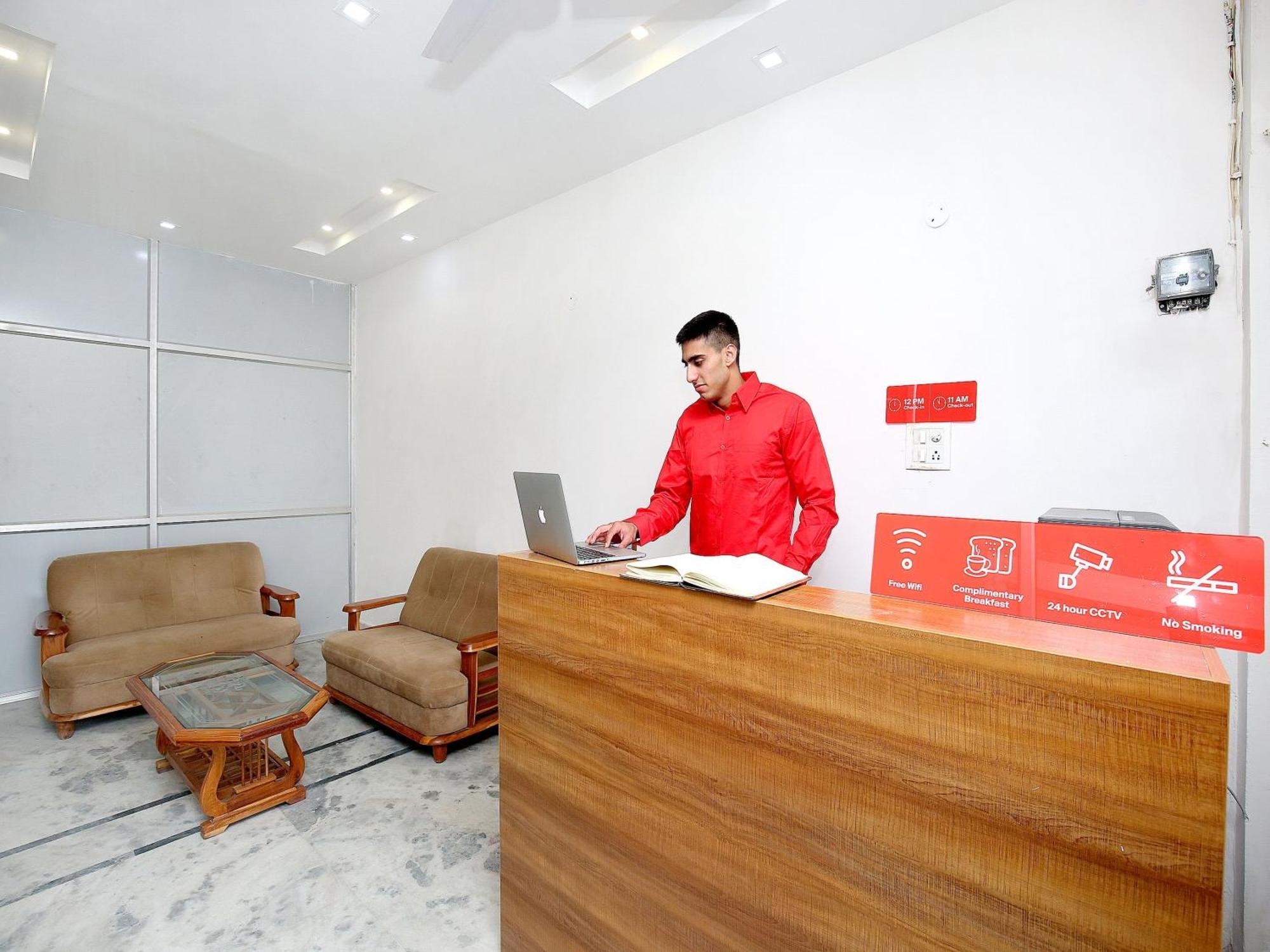 Super Oyo The Nest Hotel Sohana Exterior photo